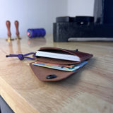 Horizontal card holder colour red-brown ‘Radika’ push button ‘Wild Bill’